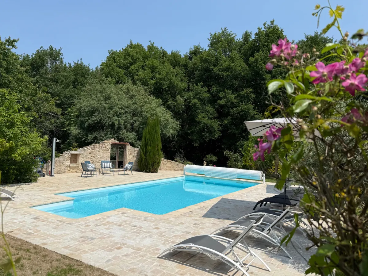 Gîte familiale avec grande piscine extérieur